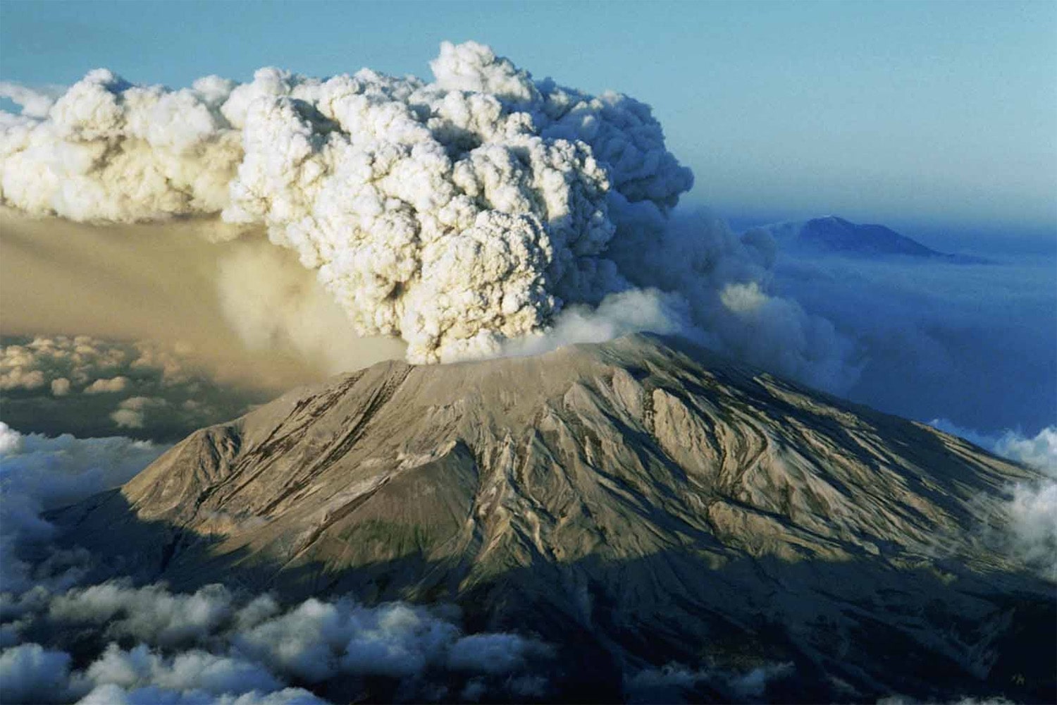 23 interesting facts about Volcanic ash clouds